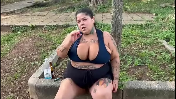 Bbw Safada fumando ao ar livre – Mary Jhuana