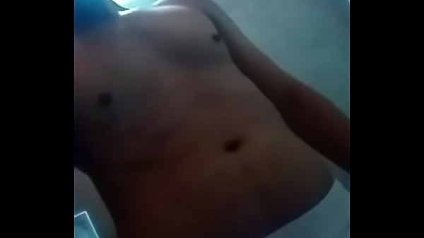 Morocho venezolano excita a argenta enviándole video con su pija grande y gruesa