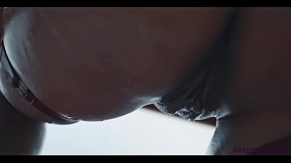 SANKTOR – BBW NATIVE AMERICAN MILF MASTURBATES IN THE SHOWER